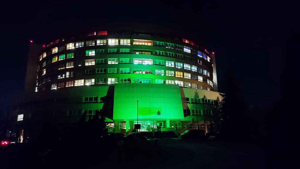 WSZ w Kaliszu - budynek podświetlony na zielono.