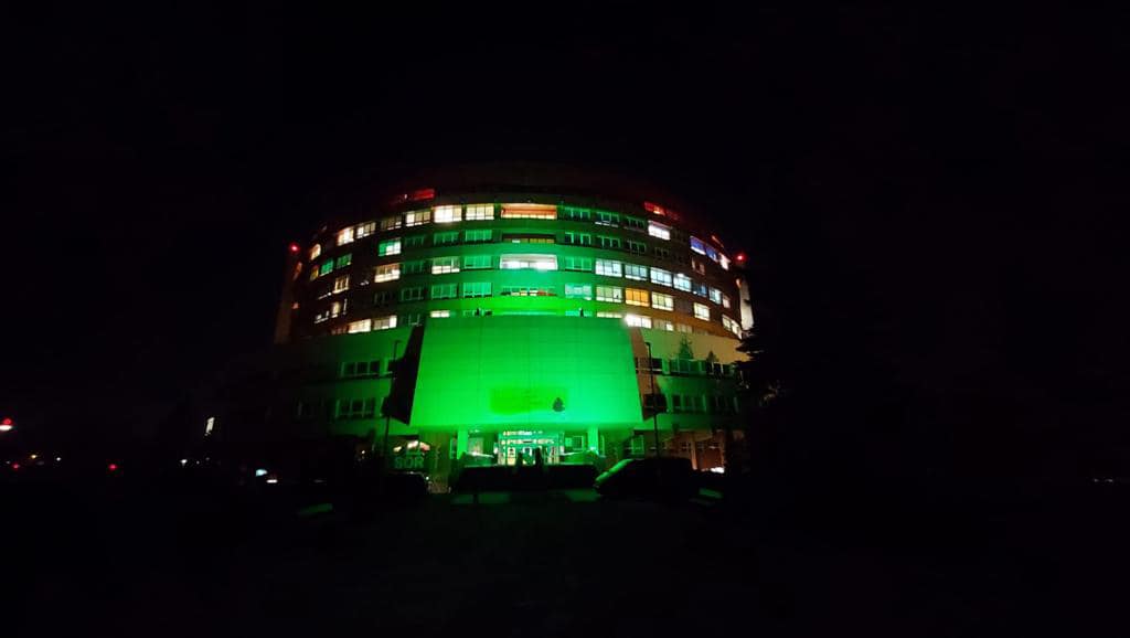 WSZ w Kaliszu - budynek podświetlony na zielono.