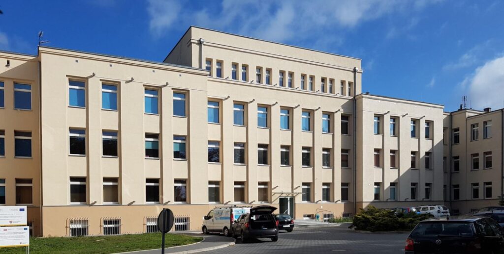 WSZ w Kaliszu - budynek szpitala przy ulicy Toruńskiej 7 w Kaliszu.